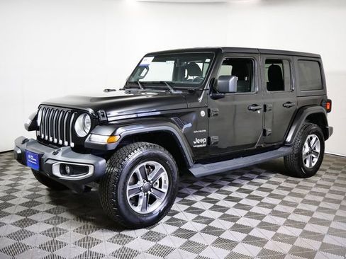 Used 2019 Jeep Wrangler Unlimited Sahara AWD/4WD image 5