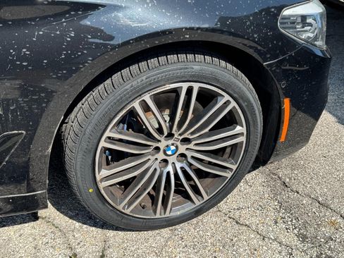 Used 2017 BMW 530i xDrive AWD/4WD image 3