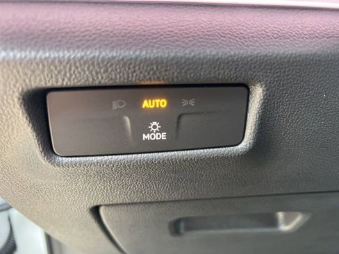 New 2026 Volkswagen Tiguan SE image 13