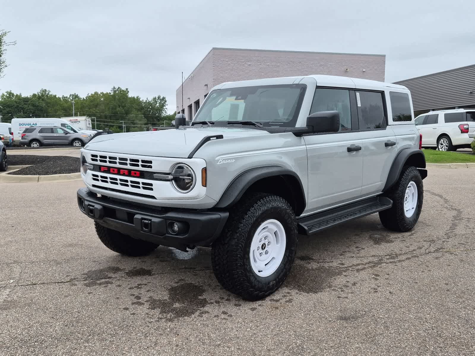 New 2026 Ford Bronco Heritage Edition AWD/4WD image 4