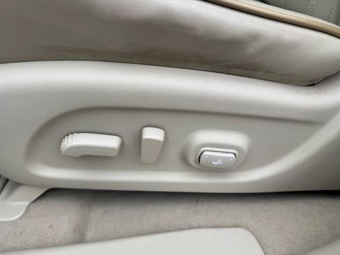 Used 2013 INFINITI JX35 AWD w/ Premium Pkg image 17