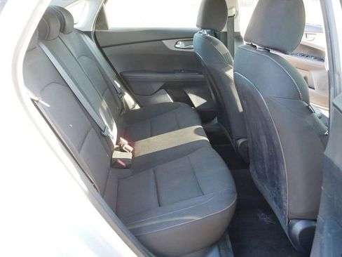 Used 2020 Kia Forte LXS FWD image 18