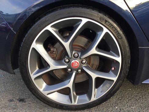 Used 2018 Jaguar XE R-Sport image 27