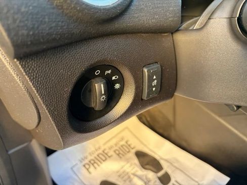 Used 2016 Ford Fiesta SE w/ Cold Weather Package FWD image 17