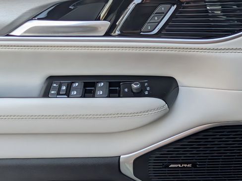 New 2026 Jeep Grand Wagoneer L Limited AWD/4WD image 21