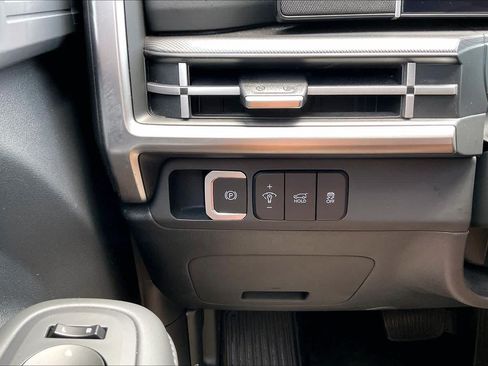 Used 2024 Hyundai Santa Fe SEL FWD image 32