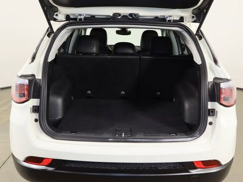 Used 2019 Jeep Compass Latitude w/ Popular Equipment Group image 18