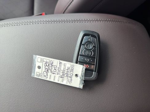 New 2026 Ford Explorer Platinum image 40