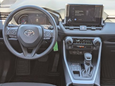 Used 2025 Toyota RAV4 LE AWD/4WD image 19