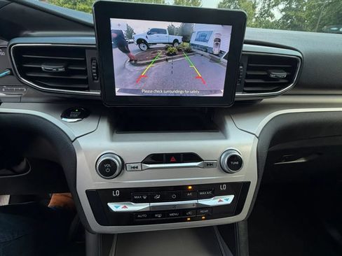 Used 2020 Ford Explorer XLT w/ Equipment Group 202A RWD image 14
