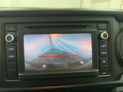 Used 2019 Toyota Tacoma SR w/ SR Convenience Package image 17