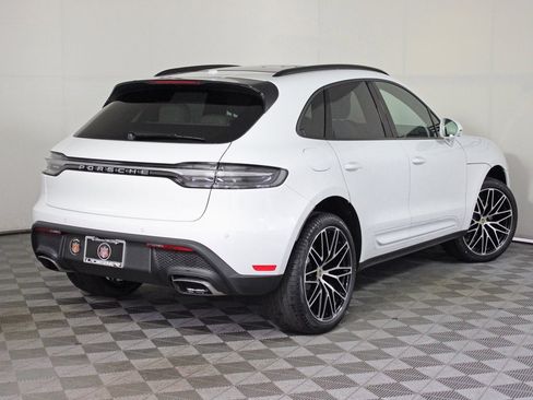 Certified 2025 Porsche Macan image 7