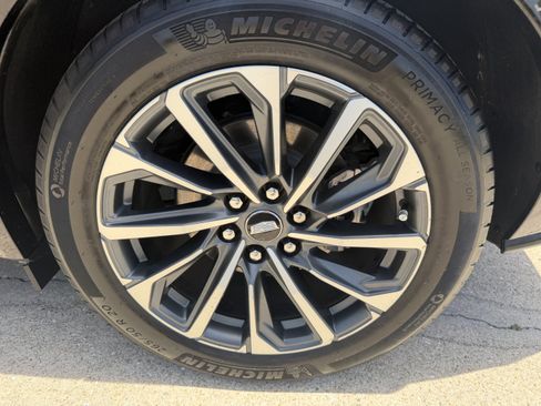 Certified 2024 Cadillac Lyriq Sport AWD/4WD image 31