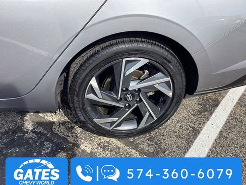 Used 2025 Hyundai Elantra SEL FWD image 31