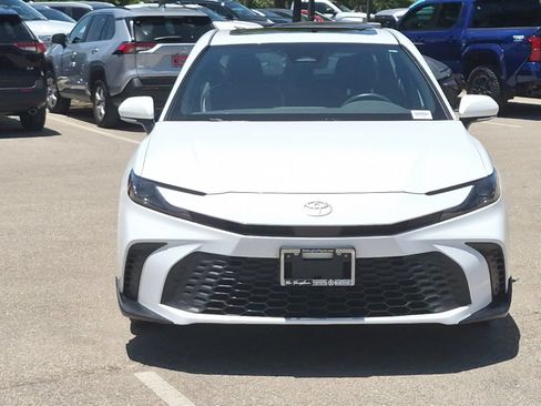Certified 2025 Toyota Camry SE w/ Convenience Package AWD/4WD image 8