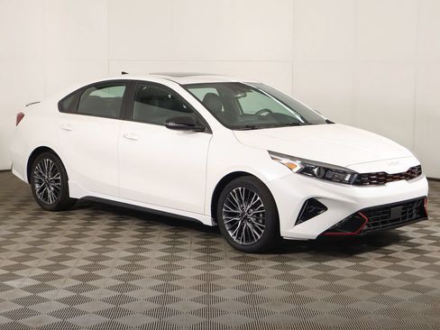 Used 2024 Kia Forte GT-Line w/ GT-Line Premium Package FWD image 2