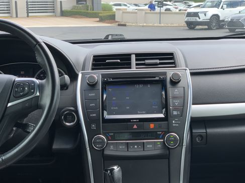 Used 2016 Toyota Camry XSE FWD image 30