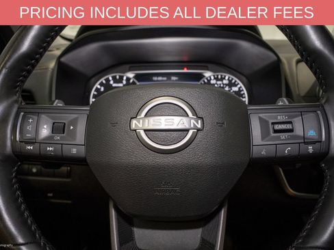 Used 2025 Nissan Rogue SV AWD/4WD image 18
