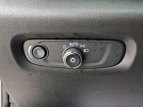 Used 2022 Chevrolet Traverse LT w/ Midnight/Sport Edition image 27