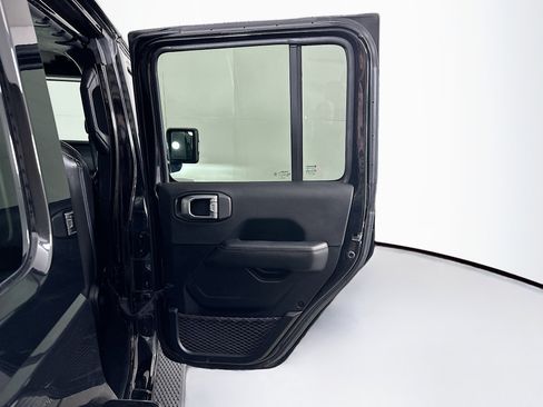 Used 2023 Jeep Wrangler Unlimited Sahara image 29