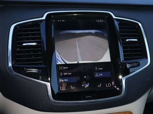 Used 2022 Volvo XC90 T6 Momentum w/ Advanced Package image 29