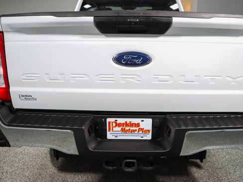 Used 2024 Ford F250 XLT w/ FX4 Off-Road Package AWD/4WD image 8