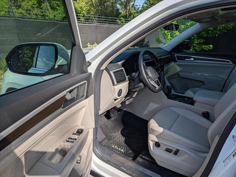 Used 2023 Volkswagen Atlas SE w/ Panoramic Sunroof Package FWD image 29