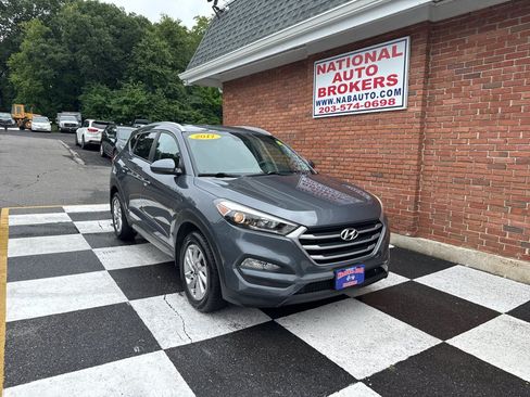 Used 2017 Hyundai Tucson SE w/ SE Popular Package 02 AWD/4WD image 1