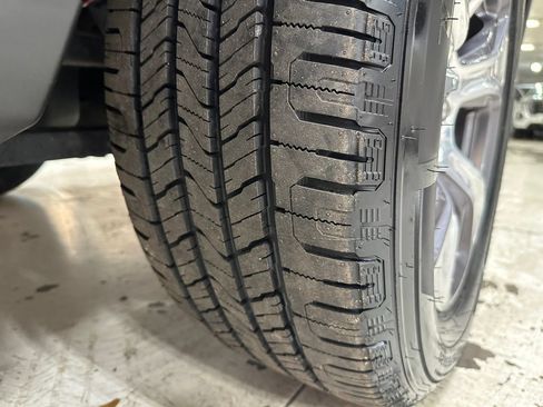 Used 2019 RAM 1500 Laramie AWD/4WD image 24