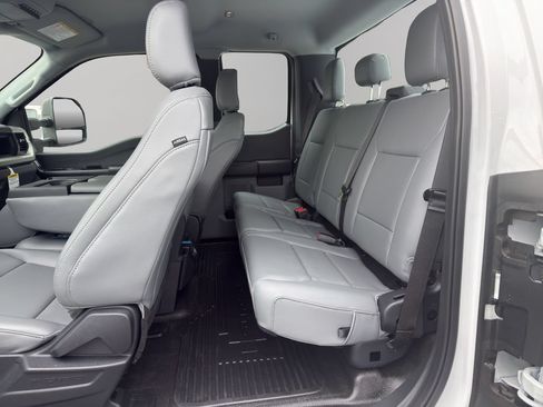 Used 2025 Ford F250 XL w/ 360-Degree Camera Package RWD image 17