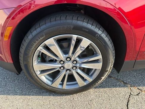 Used 2026 Cadillac XT5 Premium Luxury w/ Driver Assist Package FWD image 8
