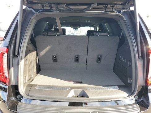 Used 2024 GMC Yukon Denali w/ Advanced Technology Package image 9