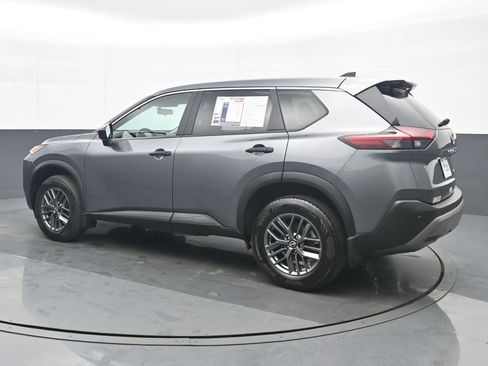 Used 2023 Nissan Rogue S image 4