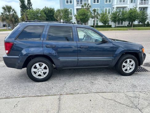 Used 2009 Jeep Grand Cherokee Laredo w/ Sun/Sound Group RWD image 4
