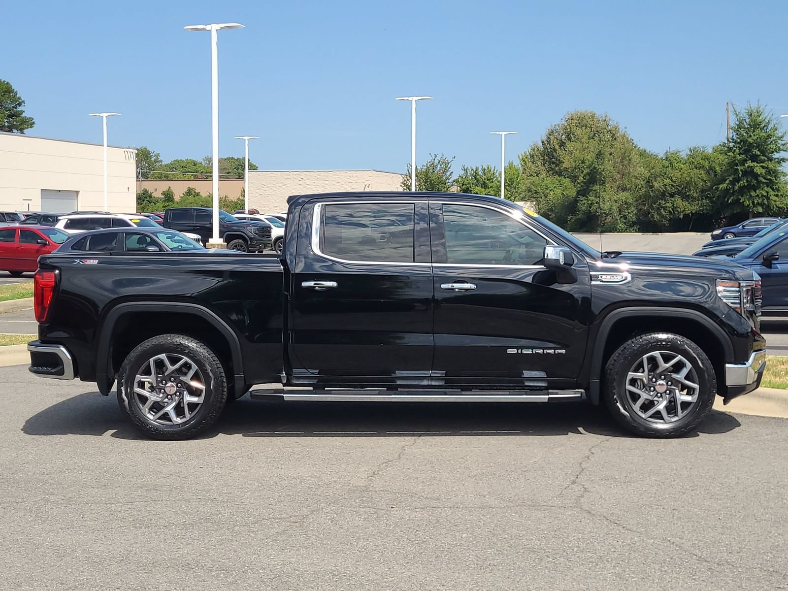 Used 2024 GMC Sierra 1500 SLT w/ SLT Premium Plus Package AWD/4WD image 2