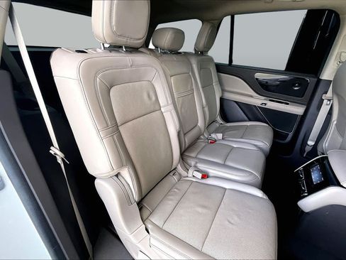 Used 2023 Lincoln Aviator Reserve w/ Elements Package Plus RWD image 18