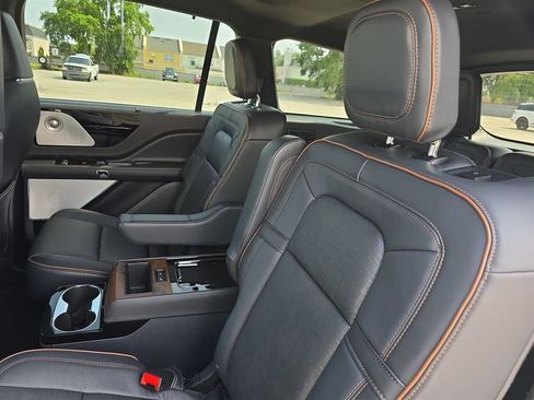 New 2025 Lincoln Aviator Black Label AWD/4WD image 14