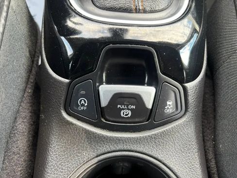 Used 2018 Jeep Compass Limited AWD/4WD image 25