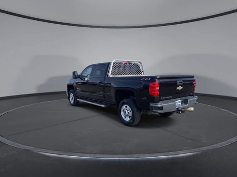 Used 2019 Chevrolet Silverado 2500 LT w/ LT Convenience Package AWD/4WD image 5