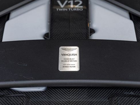 Used 2025 Aston Martin Vanquish RWD image 11