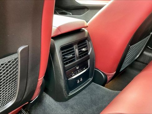 Used 2023 BMW 330i Sedan w/ M Sport Package RWD image 10