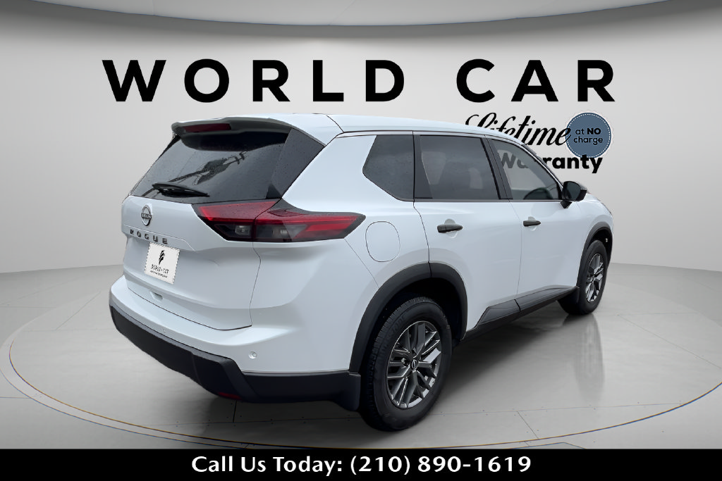 Used 2025 Nissan Rogue S FWD image 3