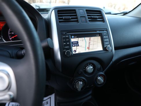 Used 2014 Nissan Versa SL w/ Tech Package image 15