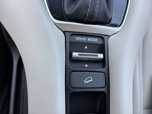 Used 2025 Honda HR-V EX-L image 35