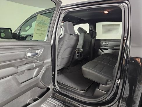 New 2026 RAM 1500 Express AWD/4WD image 32