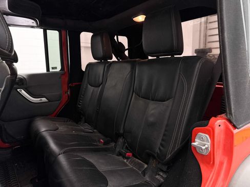 Used 2015 Jeep Wrangler Unlimited Rubicon AWD/4WD image 14