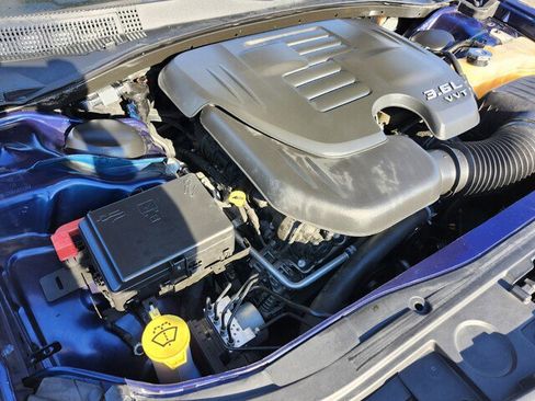 Used 2017 Chrysler 300 C w/ Safetytec Plus Group image 29