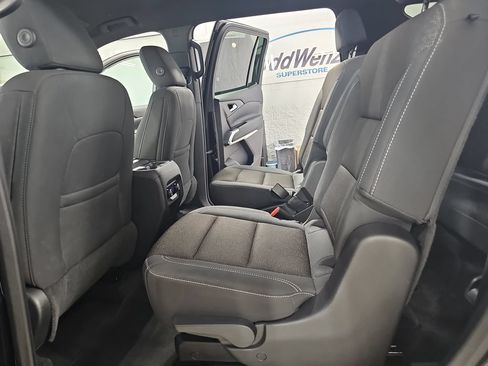 Used 2025 Chevrolet Traverse LT AWD/4WD image 21