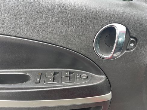 Used 2011 Chevrolet HHR LT image 21