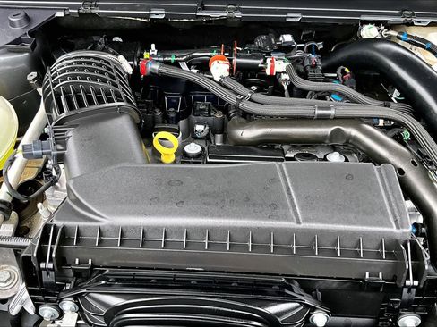 Used 2025 Ford Maverick Lobo AWD/4WD image 33